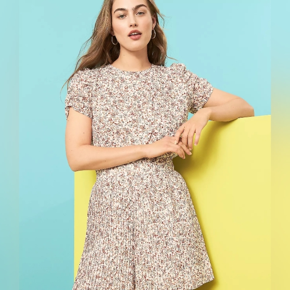 Ruched sleeve, pink and white floral print LOFT dress with pleated skirt - Picture 4 of 10
